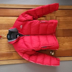 Woman's Northface Coat, 700 fill, no rips or stains, like new cond.